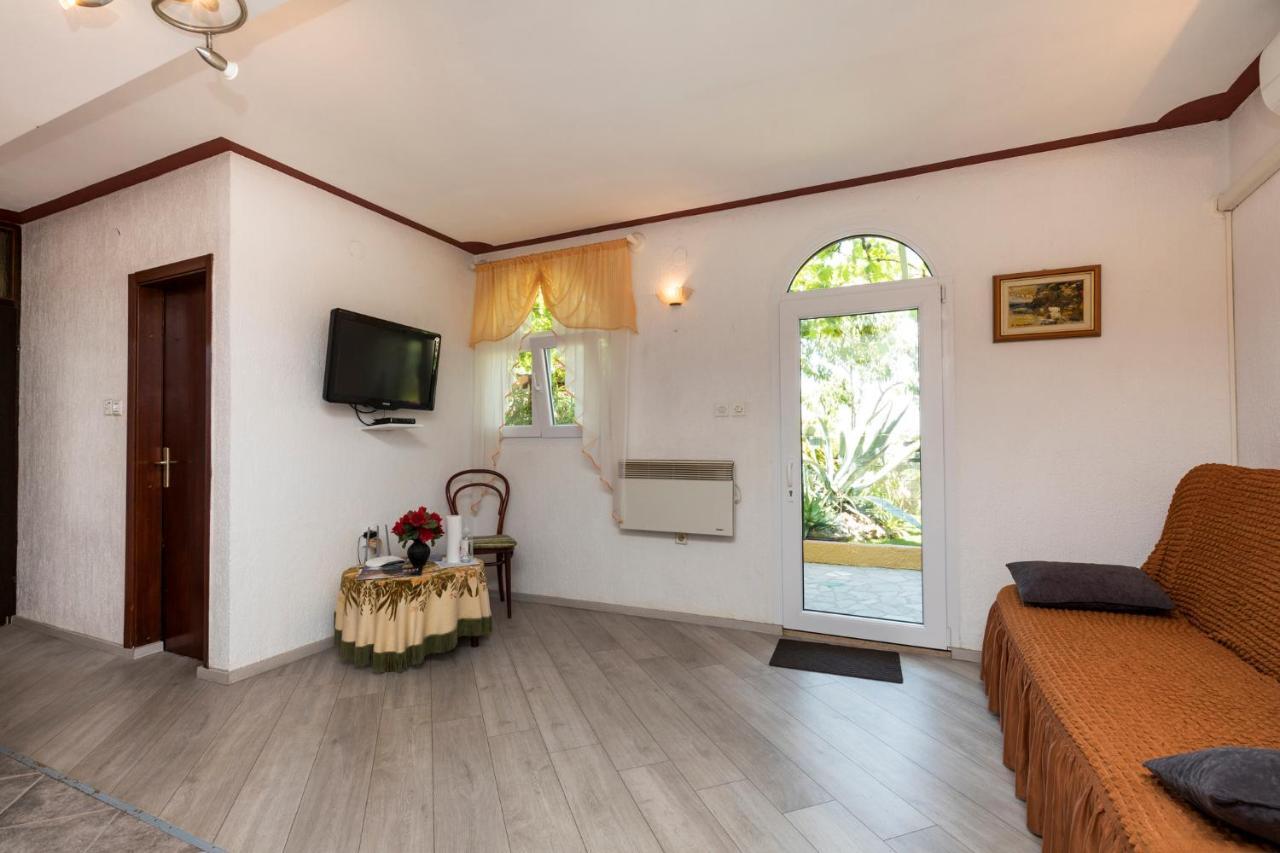 Apartman Maya Mali Lošinj Eksteriør bilde