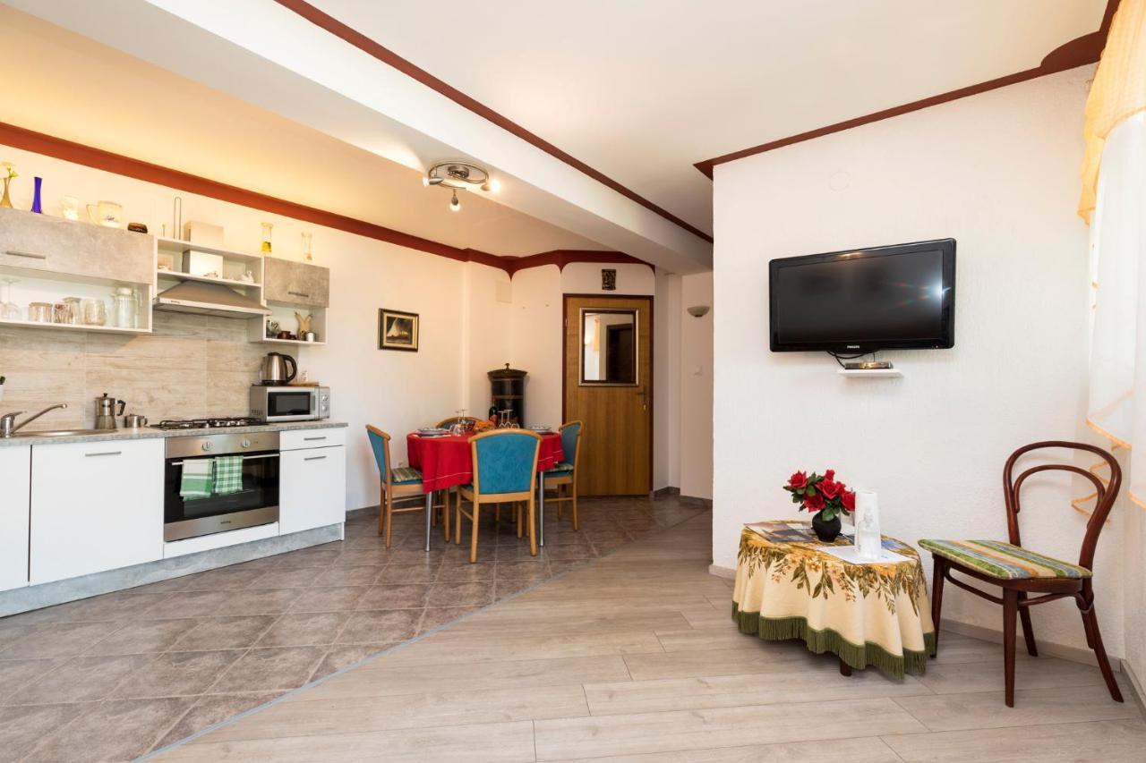 Apartman Maya Mali Lošinj Eksteriør bilde